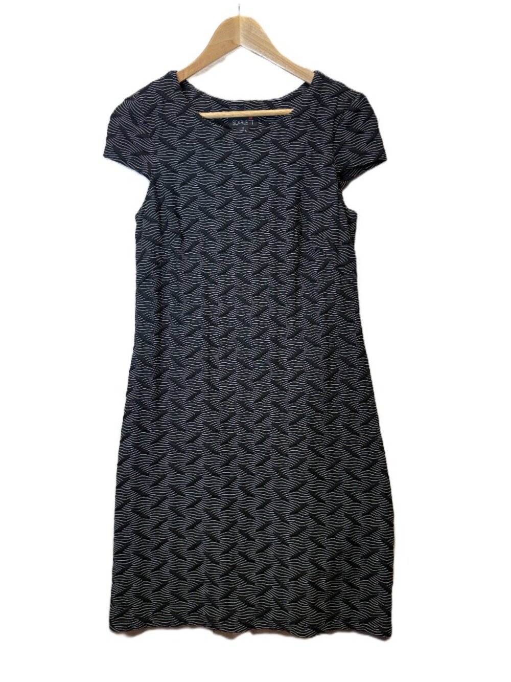 Scarlett Dress Women's Size 8 Black White Textured Short Sleeve Sheath Midi